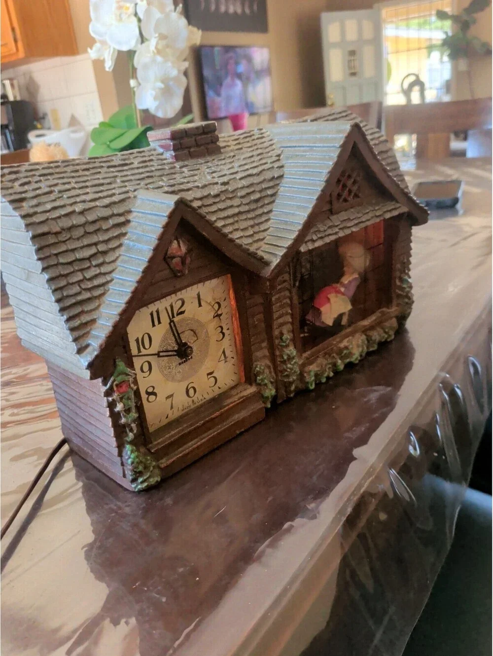 VINTAGE HADDON ANIMATED LIGHTED MUSICAL HOME SWEET HOME ROCKING GRANDMA CLOCK
